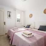 Dolfins By Escape Vila